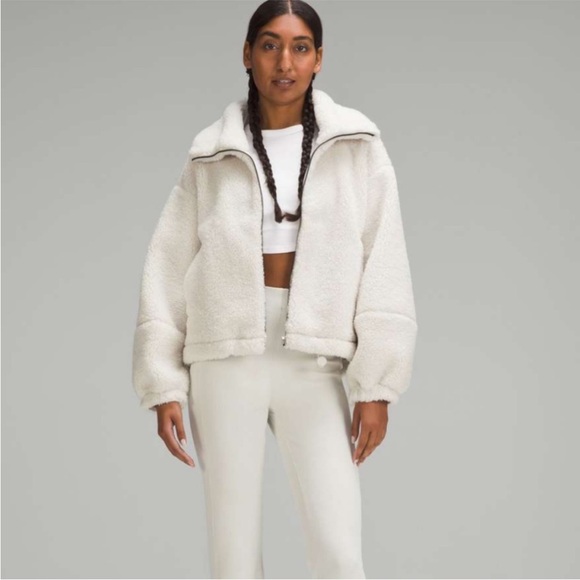 Lululemon Women's Cream Sherpa Jacket - Picture 2 of 8